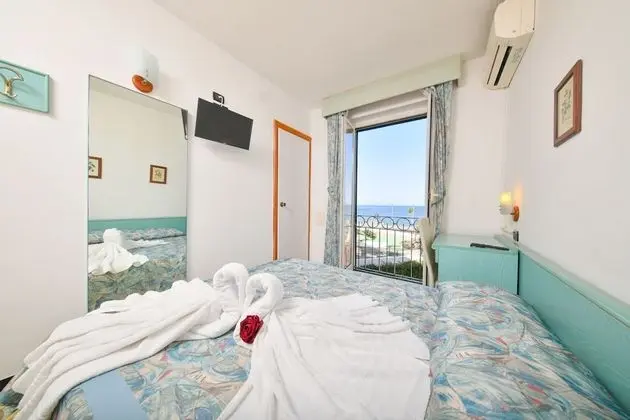Tek Büyük Yataklı Oda, Deniz Manzaralı