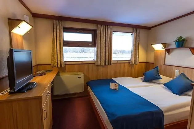 Standard Tek Büyük veya İki Ayrı Yataklı Oda, Nehir Manzaralı