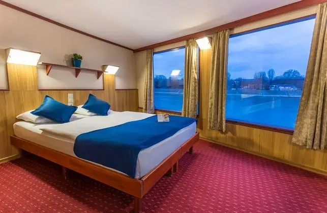 Standard Tek Büyük veya İki Ayrı Yataklı Oda, Nehir Manzaralı