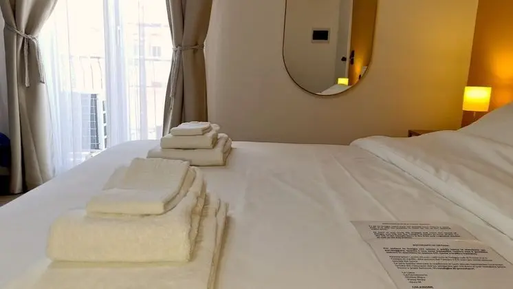 Premium Tek Büyük Yataklı Oda