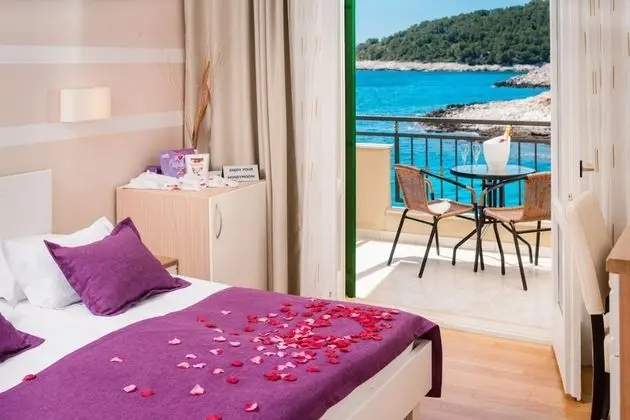 Comfort Tek Büyük Yataklı Oda, Balkon (Sea View)