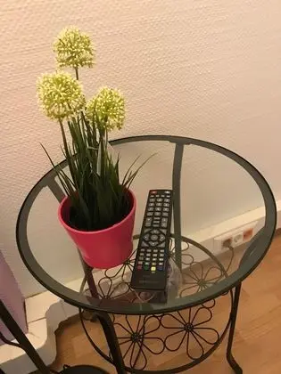 Tek Büyük Yataklı Oda, Penceresiz