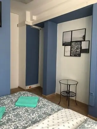 Tek Büyük Yataklı Oda (with window)