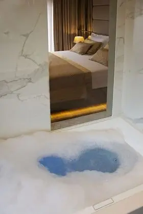 Deluxe Double Room with Balcony - 2