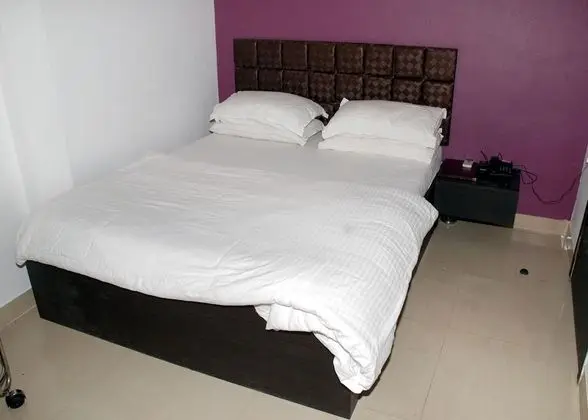 Standard Oda, 1 Çift Kişilik Yatak, Sigara İçilebilir