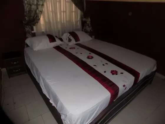 Exclusive Tek Büyük Yataklı Oda
