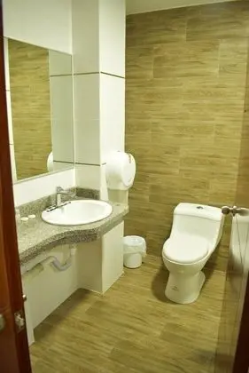 Üç Kişilik Oda, Şehir Manzaralı