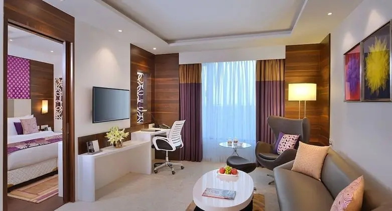 Süit, 1 Büyük (Queen) Boy Yatak, Muhtelif Manzaralı (SUITE ROOM)