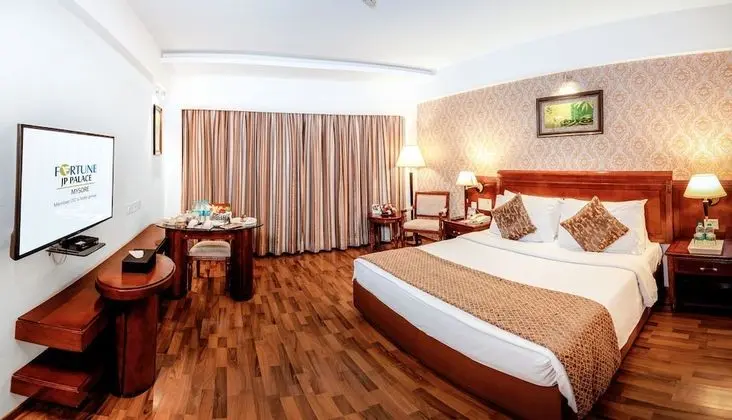 Standard Oda, 1 Büyük (Queen) Boy Yatak, Şehir Manzaralı (FORTUNE CLUB ROOM)