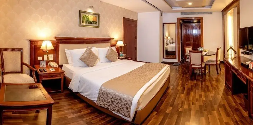 Süit, 1 En Büyük (King) Boy Yatak, Havuz Manzaralı (Executive Suite)