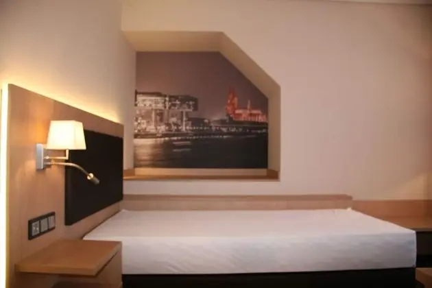 Tek Kişilik Oda (with shower)