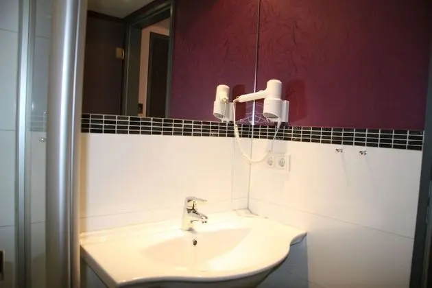 Tek Kişilik Oda (with shower)