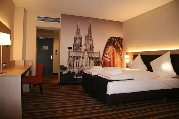 Üç Kişilik Oda (with shower)