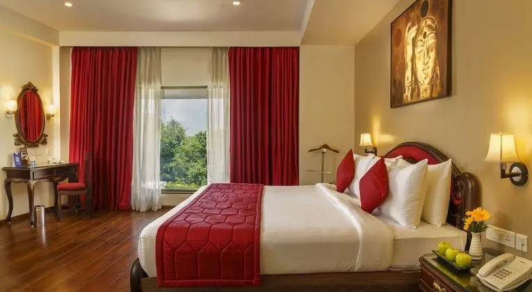 Süit, 1 En Büyük (King) Boy Yatak, Muhtelif Manzaralı (Presidential Suite Room)