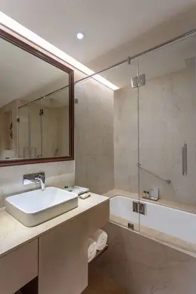 Deluxe Tek Büyük veya İki Ayrı Yataklı Oda, 1 Yatak Odası, Engellilere Uygun, Özel Banyo