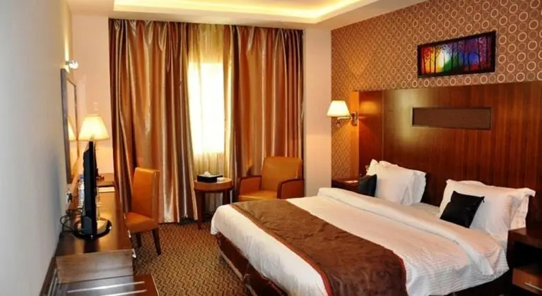 1 Çift Kişilik Veya 2 Tek Kişilik Yatak Deluxe