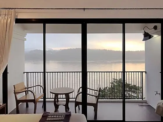 Deluxe Tek Büyük veya İki Ayrı Yataklı Oda, Nehir Manzaralı