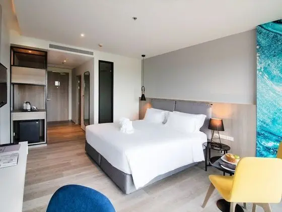 Deluxe River View Room
