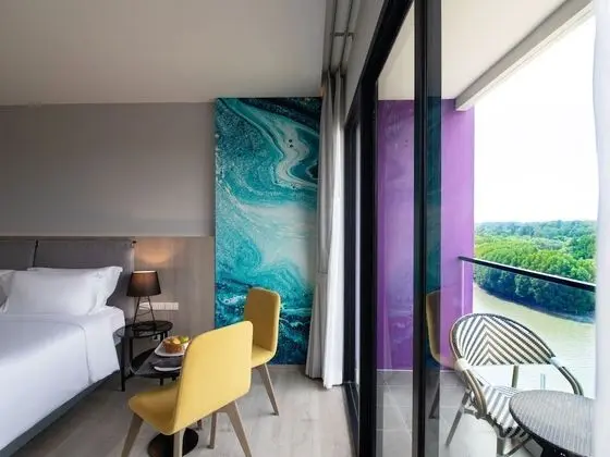 Deluxe River View Room