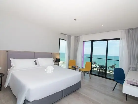 Deluxe Sea View Room