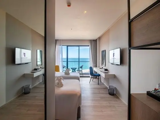 Deluxe Sea View Room