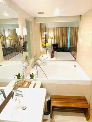 Deluxe Oda, 1 Büyük (Queen) Boy Yatak, Şehir Manzaralı (Fortune Club Room)