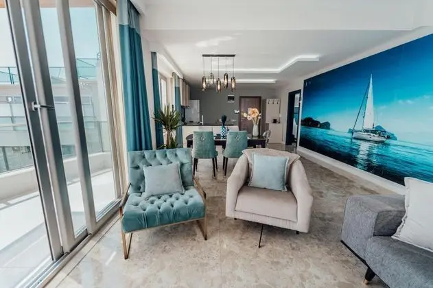 Aile Suiti, Deniz Manzaralı, Jakuzili