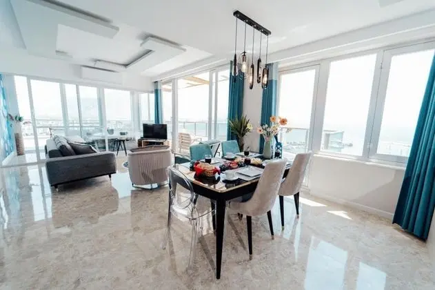 Aile Suiti, Deniz Manzaralı, Jakuzili