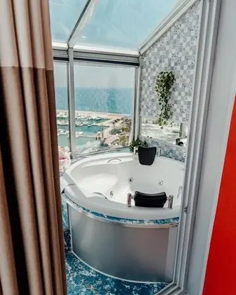Balayı Odası, Marina Manzaralı, Jakuzili