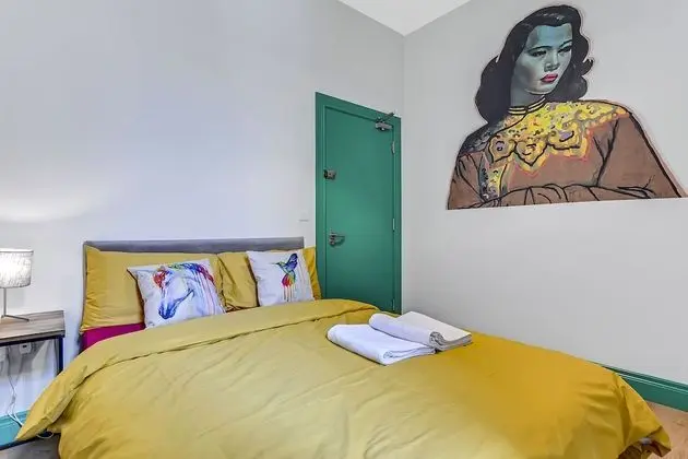 Tek Büyük Yataklı Oda, Ortak Banyo (Budget)