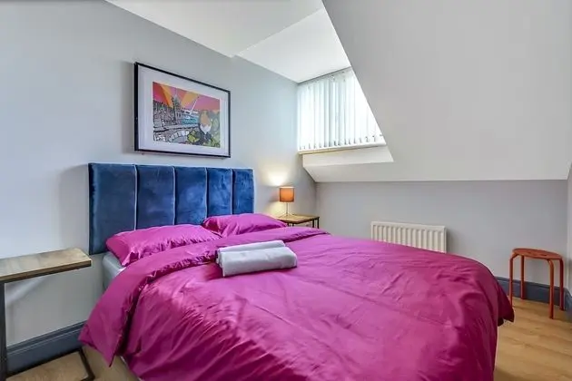 Tek Büyük Yataklı Oda, Ortak Banyo (Budget)