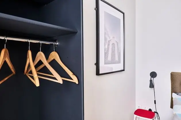 Tek Büyük Yataklı Oda, Ortak Banyo (Budget)