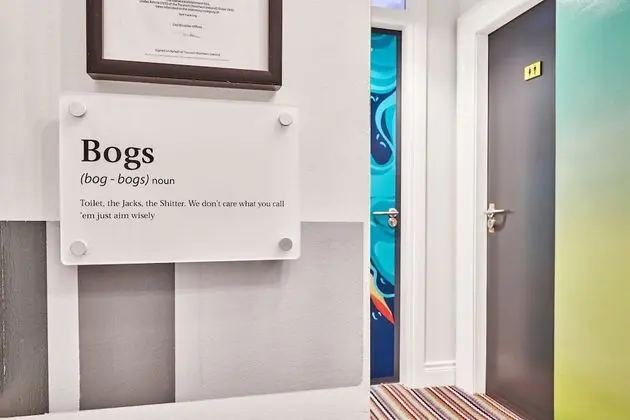 Tek Büyük Yataklı Oda, Ortak Banyo (Budget)