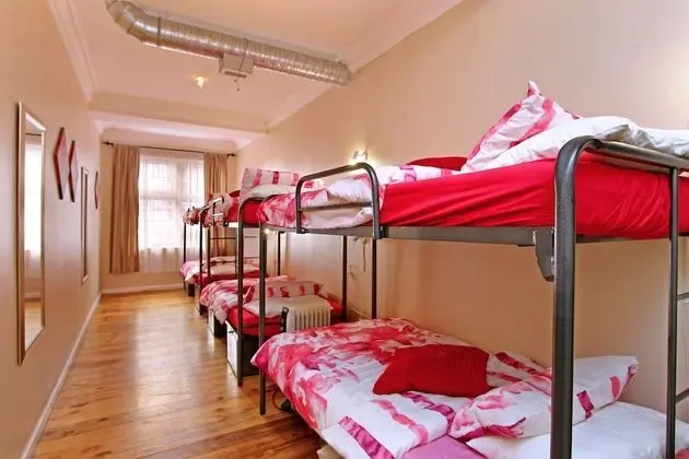 Male's 6 Sleeper Dorm