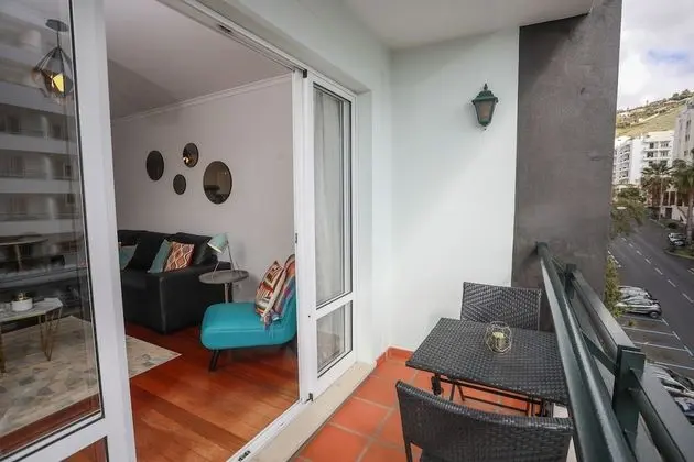 Apart Daire, 1 Yatak Odası, Balkon, Kısmi Deniz Manzaralı