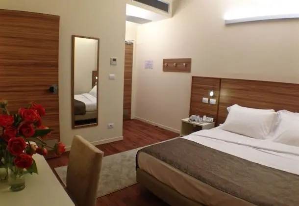 Tek Büyük Yataklı Oda