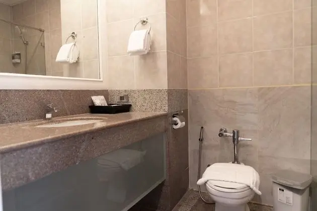 Deluxe Üç Kişilik Oda, 1 Yatak Odası, Balkon, Şehir Manzaralı