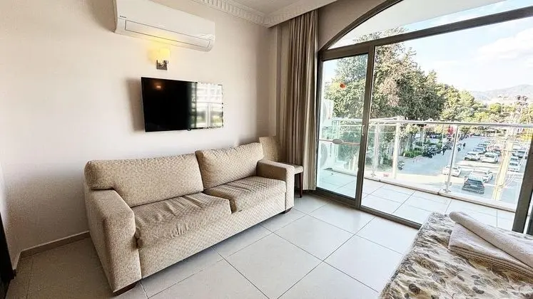 https://images.odamax.com/img/1920x1080/odamax/image/upload/Forum_Residence_Hotel_202602121053385_IMG_3.jpg