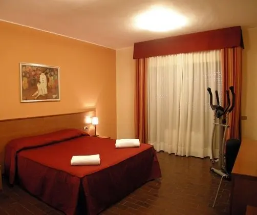 Tek Büyük Yataklı Oda, 1 Çift Kişilik Yatak, Sigara İçilebilir, Banyolu/Duşlu