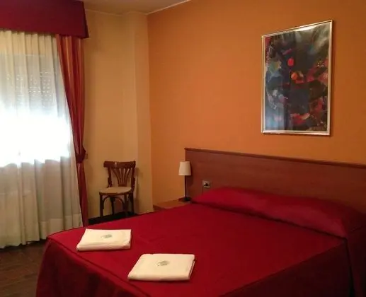 Tek Büyük Yataklı Oda, 1 Çift Kişilik Yatak, Sigara İçilebilir, Banyolu/Duşlu