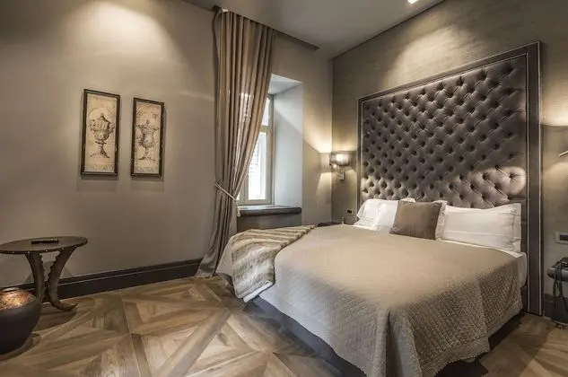 Luxury Süit, Ek Bina