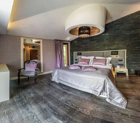 Deluxe Tek Büyük Yataklı Oda
