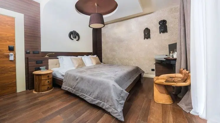 Standard Tek Büyük Yataklı Oda