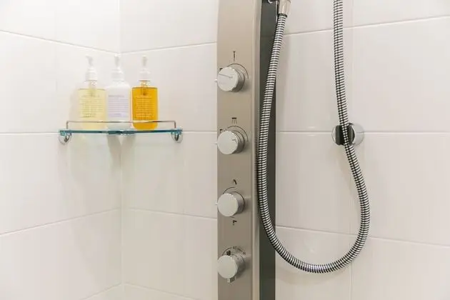 Üç Kişilik Oda, Sigara İçilmez (Relax)