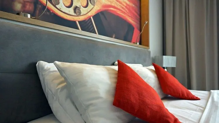 Comfort Tek Büyük veya İki Ayrı Yataklı Oda