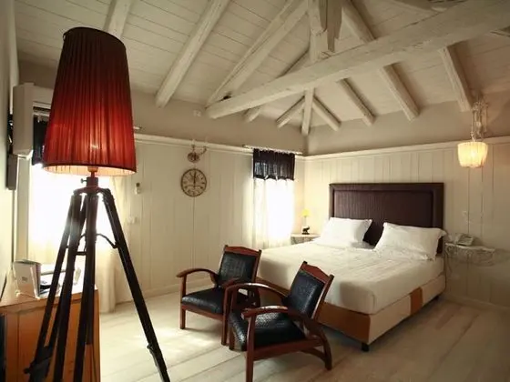 Tek Büyük veya İki Ayrı Yataklı Oda