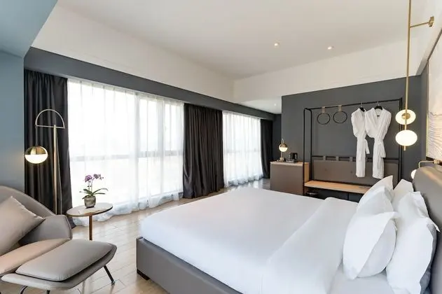 Deluxe Tek Büyük Yataklı Oda