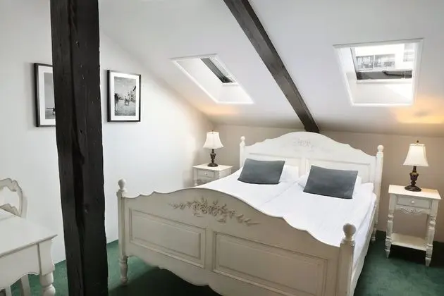 Standard Tek Büyük veya İki Ayrı Yataklı Oda