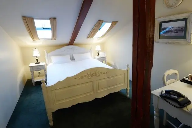 Standard Tek Büyük veya İki Ayrı Yataklı Oda