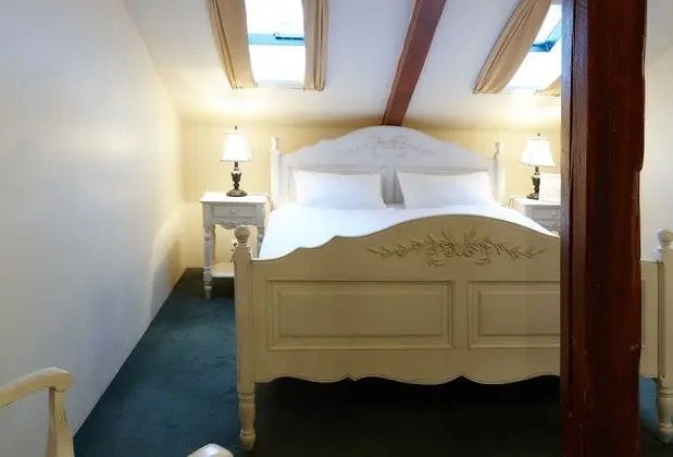 Standard Tek Büyük veya İki Ayrı Yataklı Oda